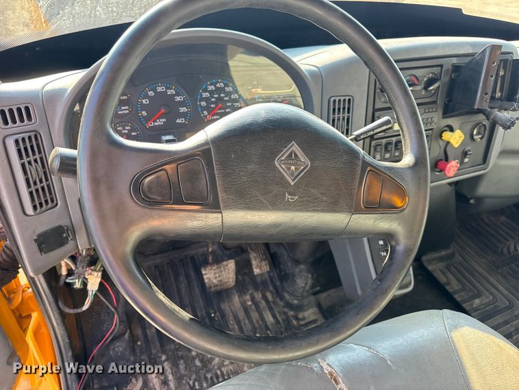 image for item DO2371 2007 International 7400 dump truck