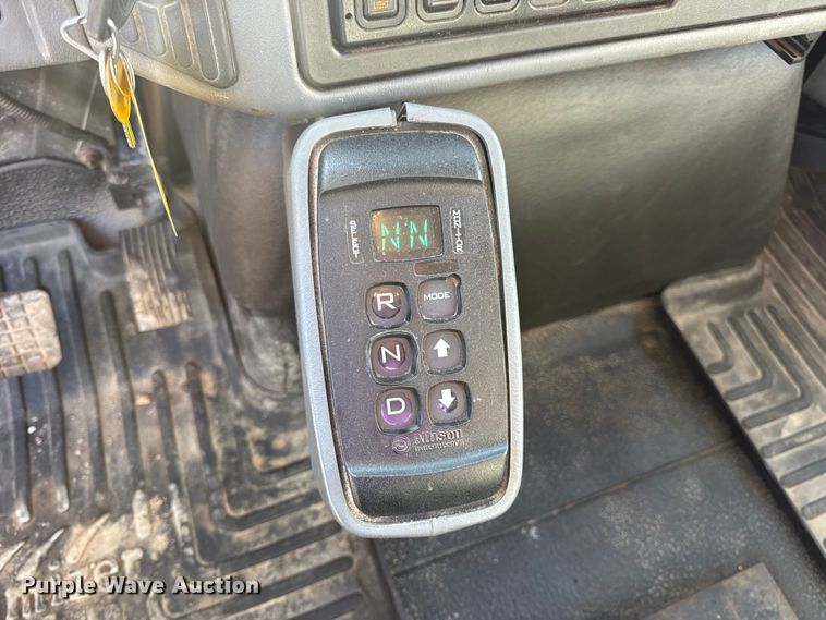 image for item DO2371 2007 International 7400 dump truck