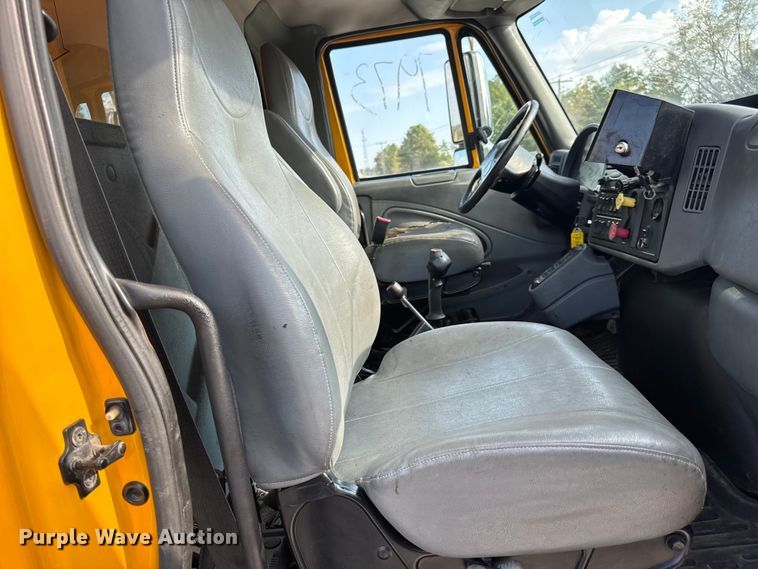 image for item DO2371 2007 International 7400 dump truck