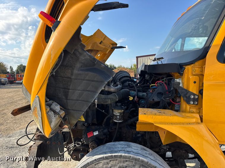 image for item DO2371 2007 International 7400 dump truck