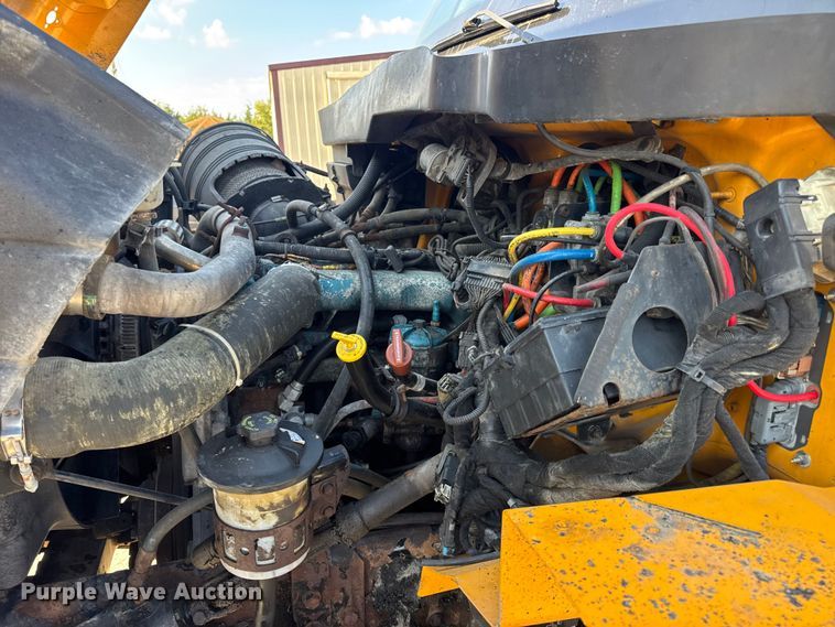 image for item DO2371 2007 International 7400 dump truck