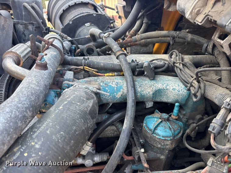 image for item DO2371 2007 International 7400 dump truck