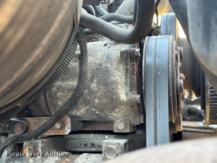 image for item DO2371 2007 International 7400 dump truck