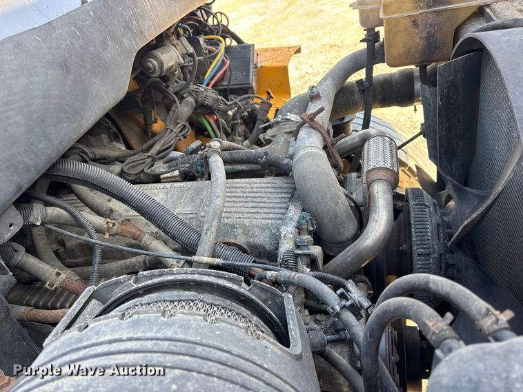 image for item DO2371 2007 International 7400 dump truck