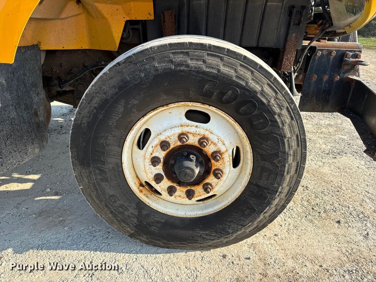 image for item DO2371 2007 International 7400 dump truck