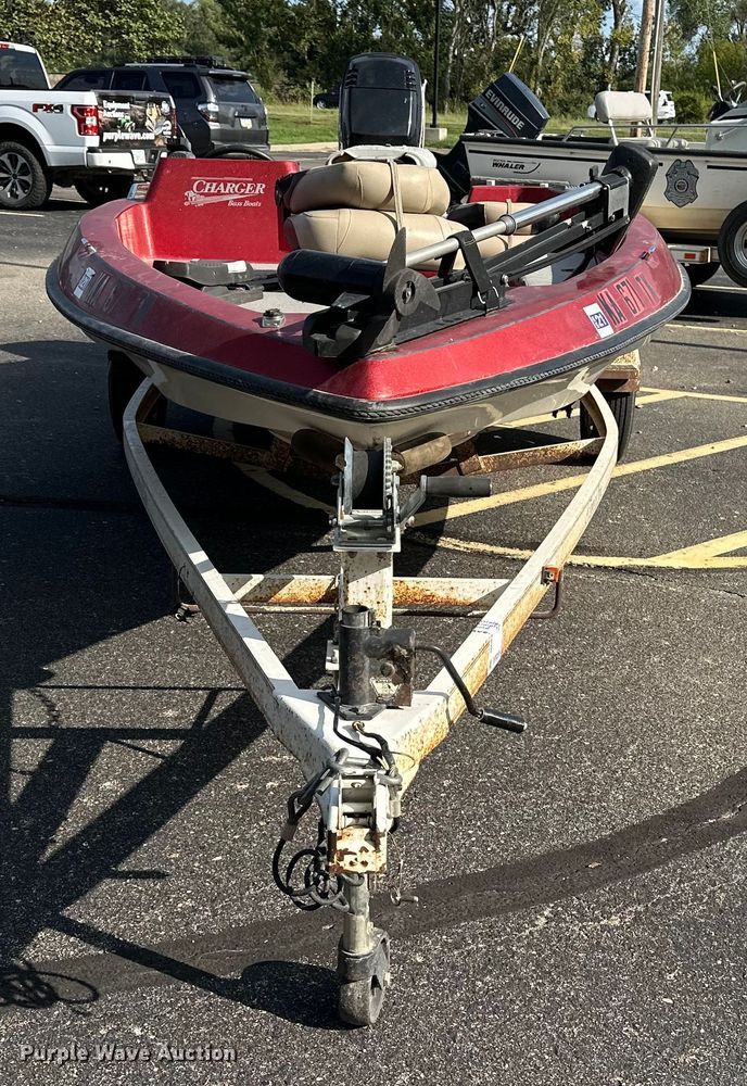 image for item DP8856 Pacesetter Charger 16 0/B boat