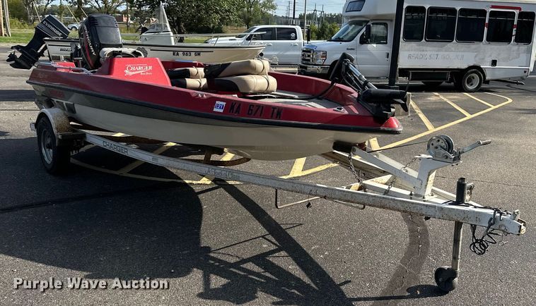 image for item DP8856 Pacesetter Charger 16 0/B boat