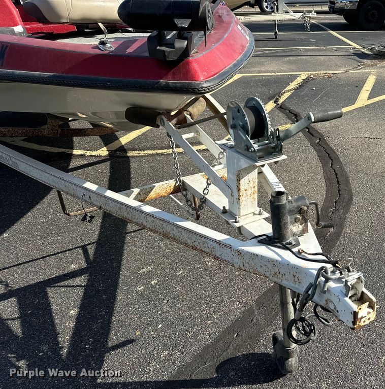 image for item DP8856 Pacesetter Charger 16 0/B boat