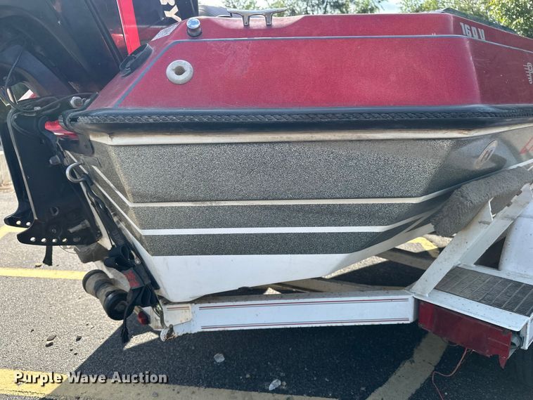 image for item DP8856 Pacesetter Charger 16 0/B boat