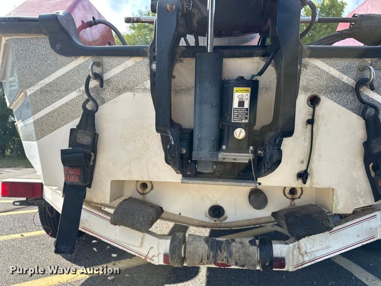 image for item DP8856 Pacesetter Charger 16 0/B boat