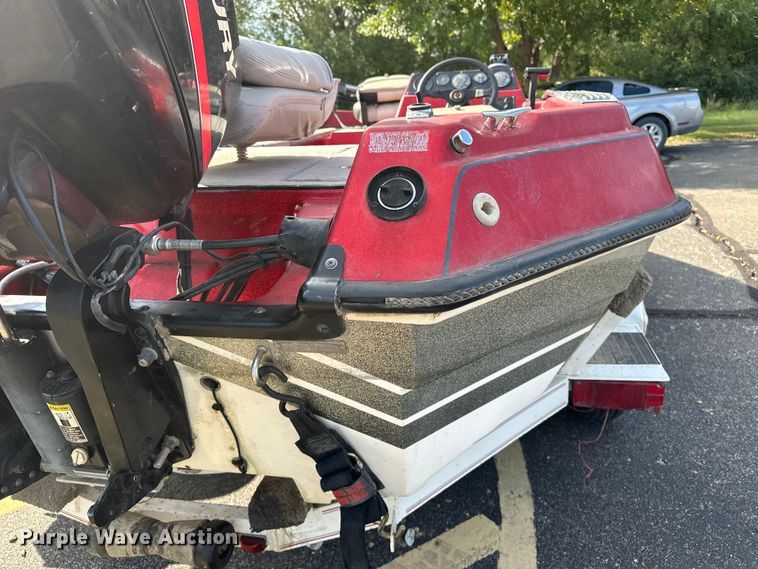 image for item DP8856 Pacesetter Charger 16 0/B boat