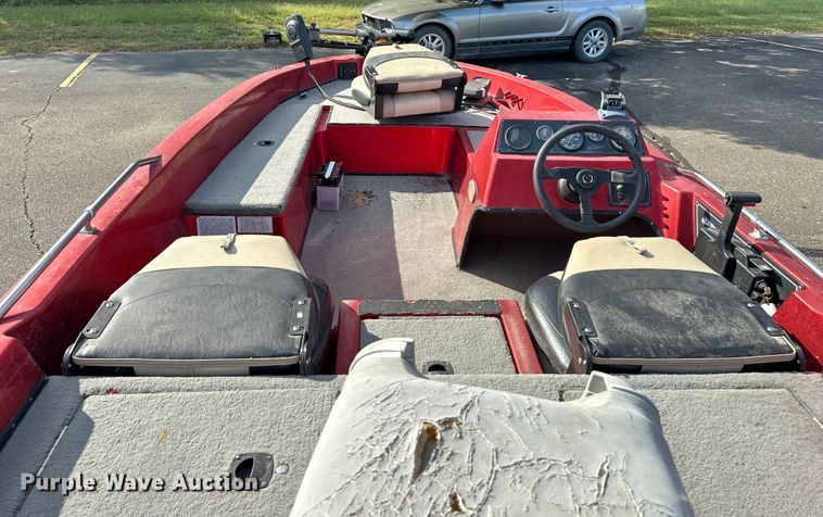 image for item DP8856 Pacesetter Charger 16 0/B boat