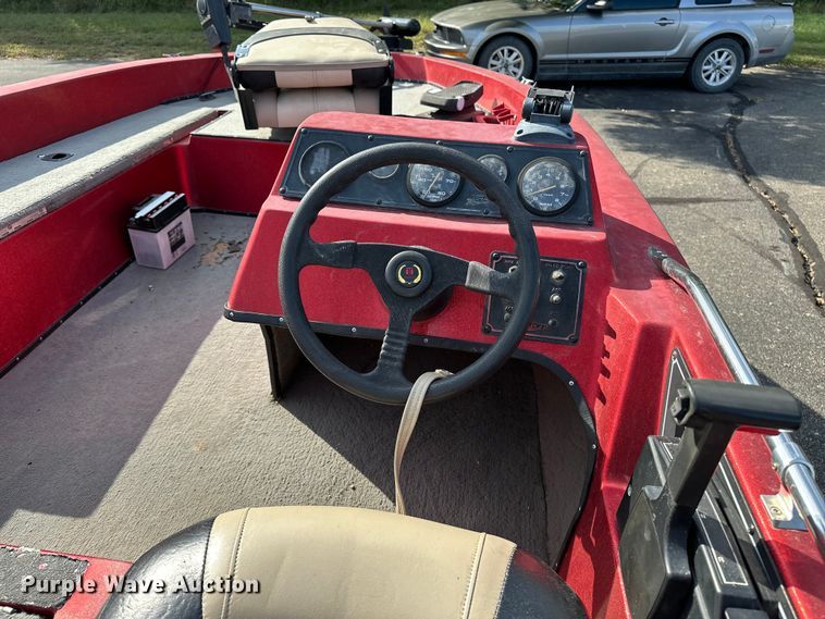 image for item DP8856 Pacesetter Charger 16 0/B boat