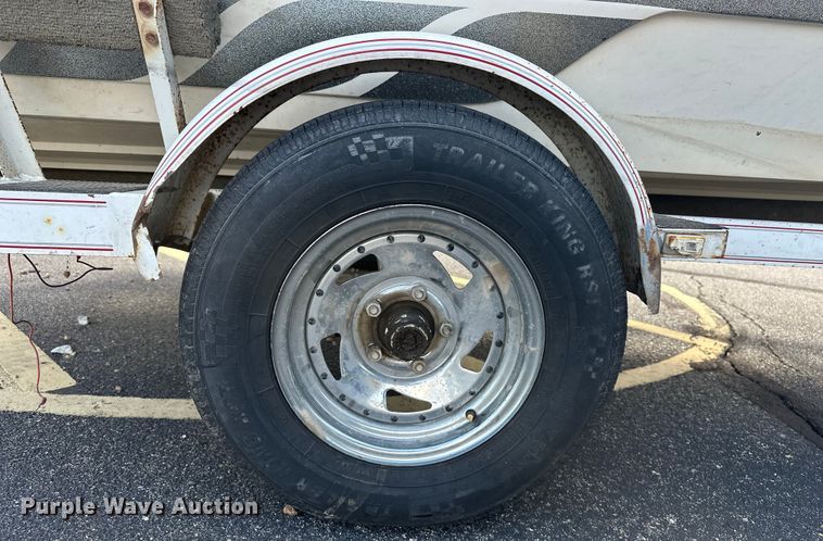 image for item DP8856 Pacesetter Charger 16 0/B boat