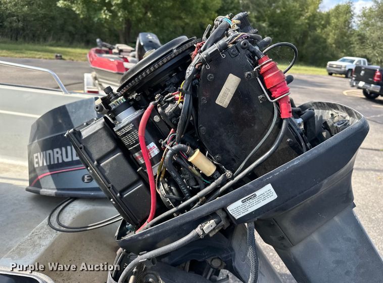 image for item DP8857 Boston Whaler boat