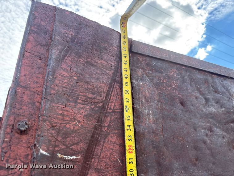 image for item DP8878 1977 International Loadstar 1600 grain truck