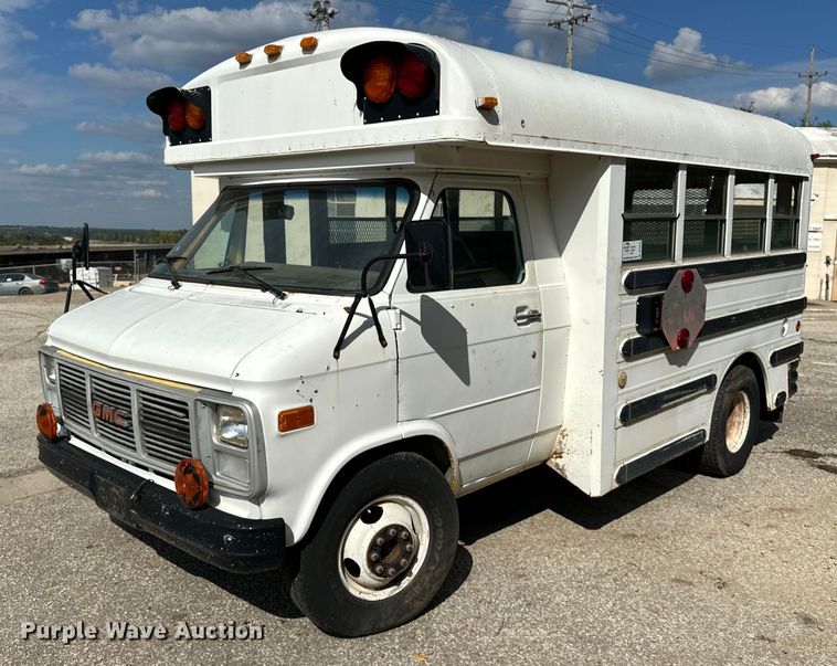 image for item DP8879 1989 GMC Vandura bus
