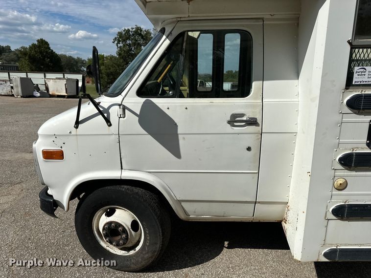 image for item DP8879 1989 GMC Vandura bus