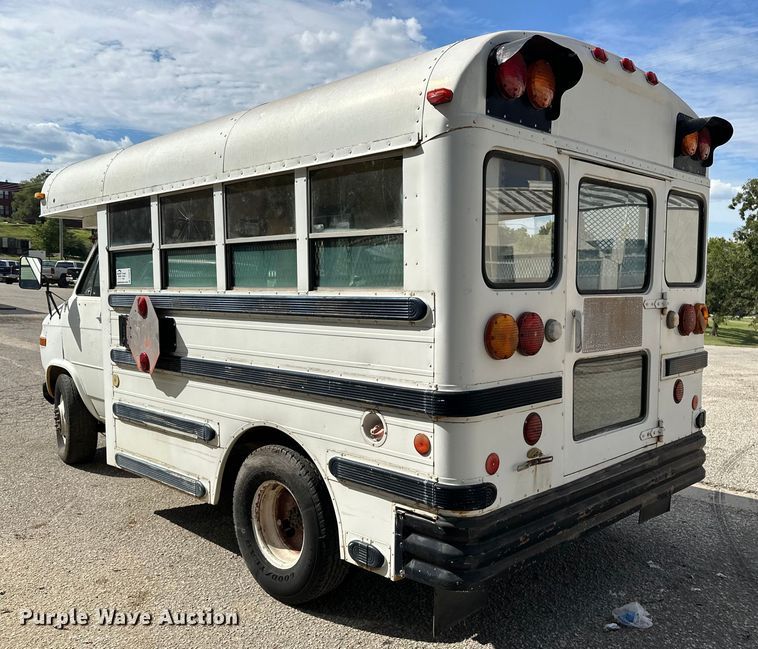image for item DP8879 1989 GMC Vandura bus