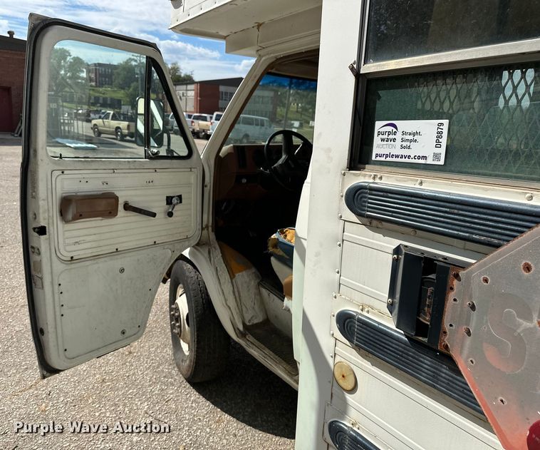 image for item DP8879 1989 GMC Vandura bus