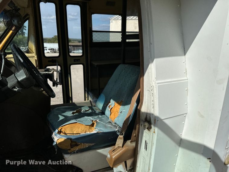 image for item DP8879 1989 GMC Vandura bus