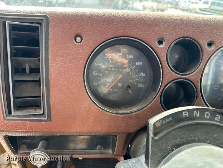 image for item DP8879 1989 GMC Vandura bus