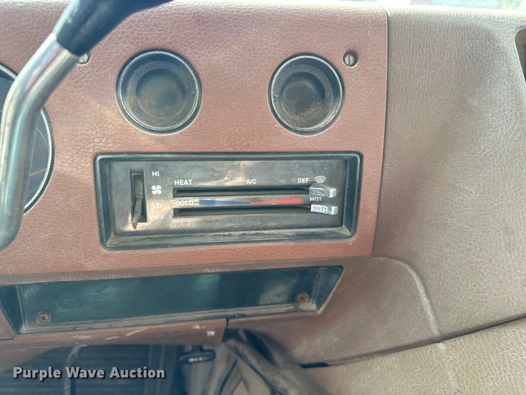 image for item DP8879 1989 GMC Vandura bus