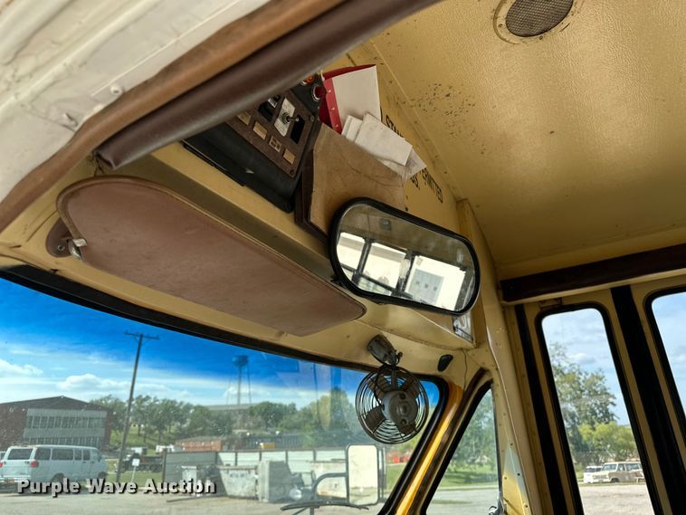 image for item DP8879 1989 GMC Vandura bus