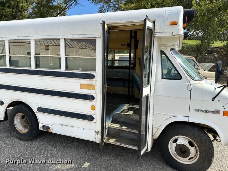 image for item DP8879 1989 GMC Vandura bus