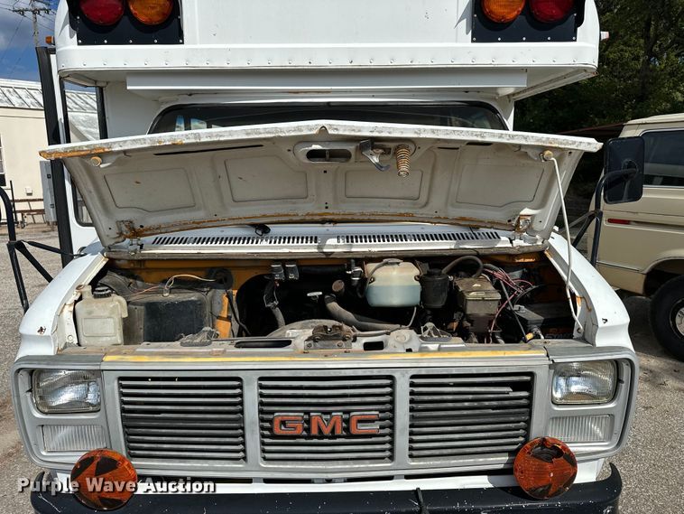 image for item DP8879 1989 GMC Vandura bus
