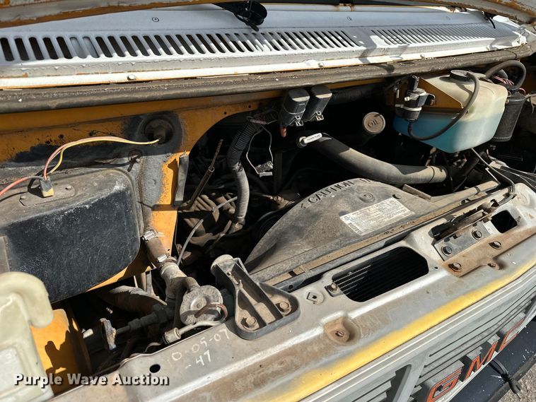 image for item DP8879 1989 GMC Vandura bus