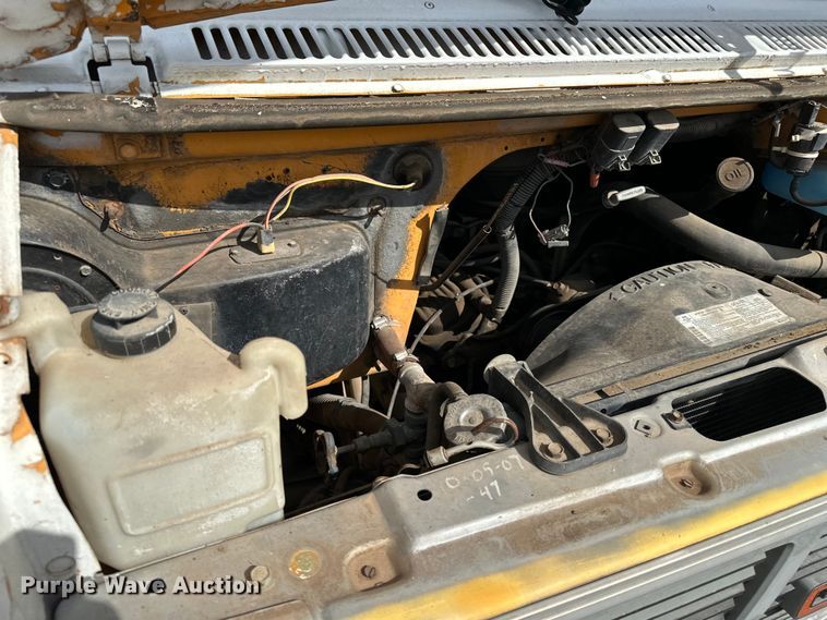 image for item DP8879 1989 GMC Vandura bus