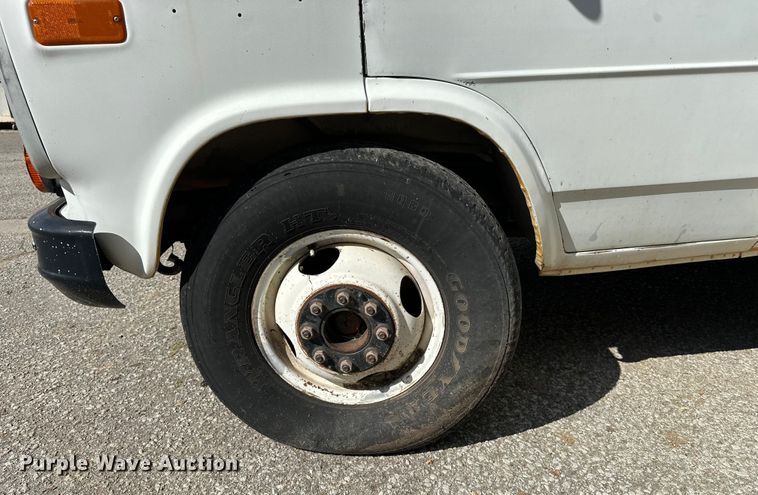 image for item DP8879 1989 GMC Vandura bus