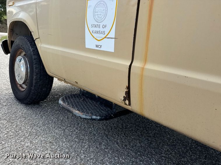 image for item DP8880 1988 Ford E250 van