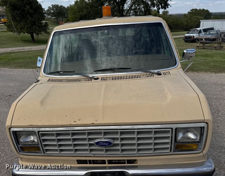 image for item DP8880 1988 Ford E250 van