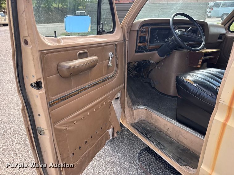image for item DP8880 1988 Ford E250 van