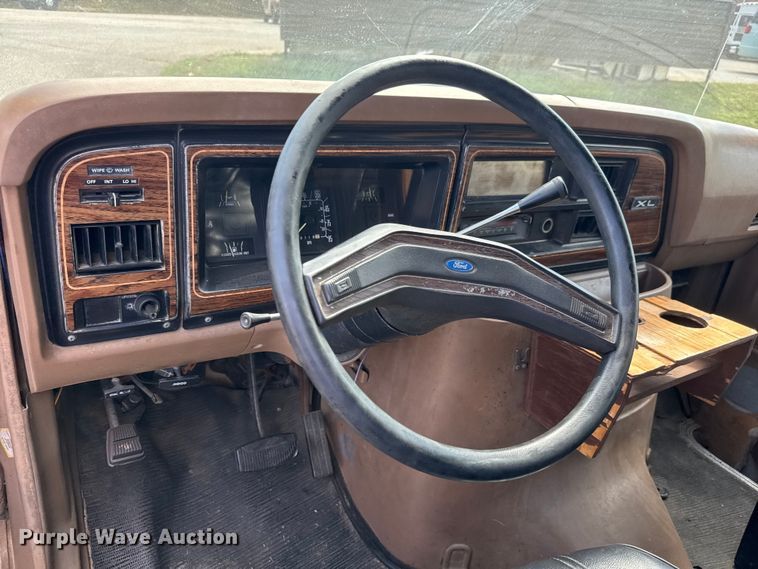 image for item DP8880 1988 Ford E250 van