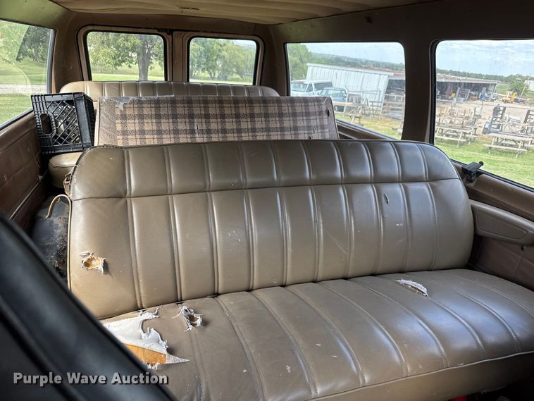 image for item DP8880 1988 Ford E250 van