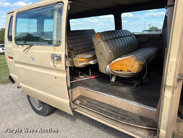 image for item DP8880 1988 Ford E250 van