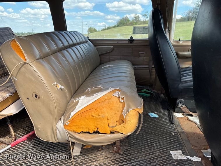 image for item DP8880 1988 Ford E250 van