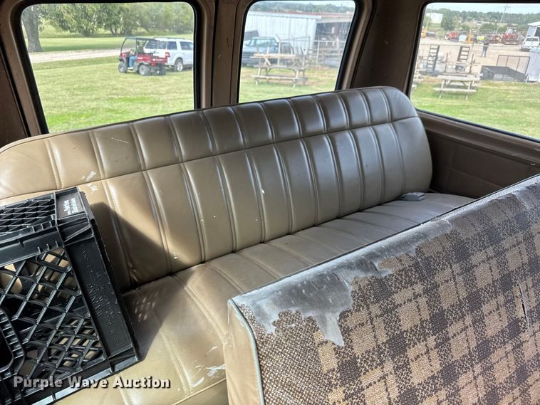 image for item DP8880 1988 Ford E250 van