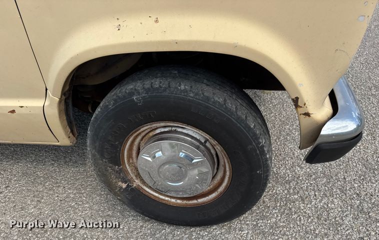 image for item DP8880 1988 Ford E250 van