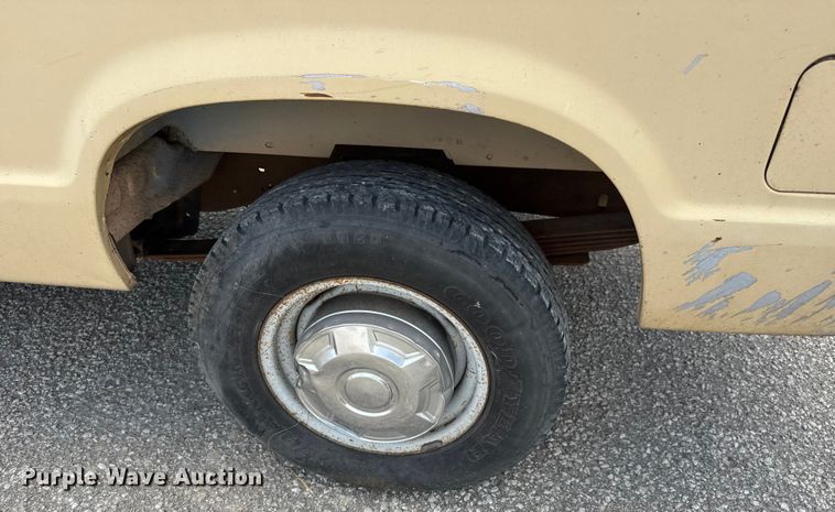 image for item DP8880 1988 Ford E250 van