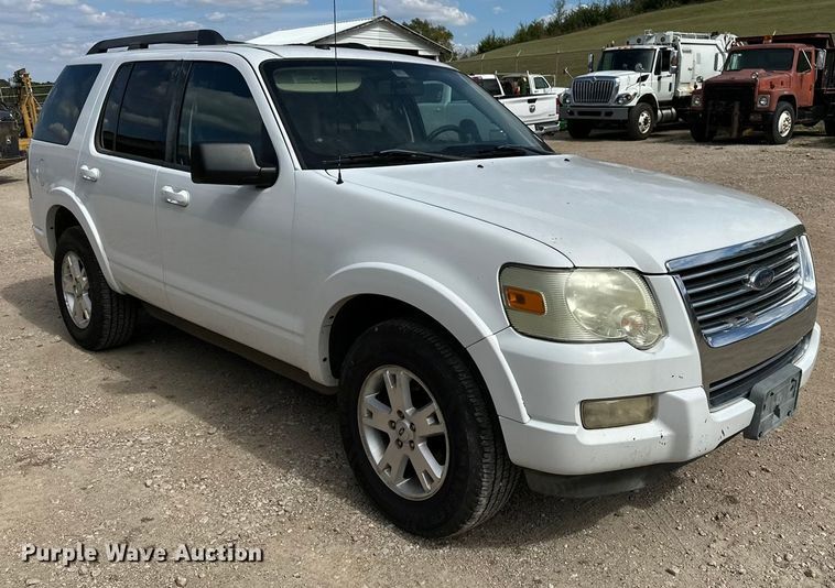 image for item DP8885 2010 Ford Explorer SUV