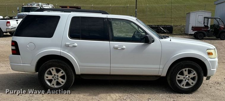 image for item DP8885 2010 Ford Explorer SUV