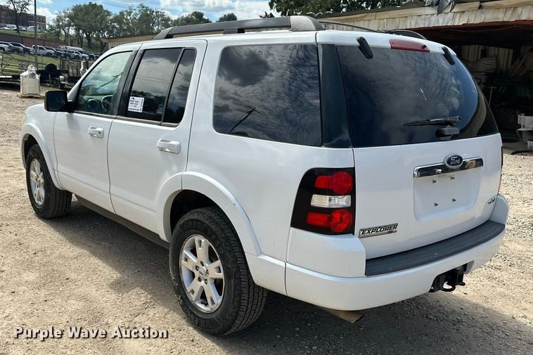 image for item DP8885 2010 Ford Explorer SUV