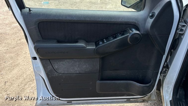 image for item DP8885 2010 Ford Explorer SUV