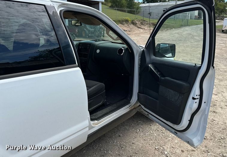 image for item DP8885 2010 Ford Explorer SUV