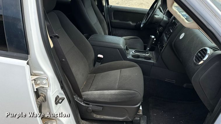 image for item DP8885 2010 Ford Explorer SUV