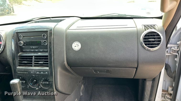 image for item DP8885 2010 Ford Explorer SUV